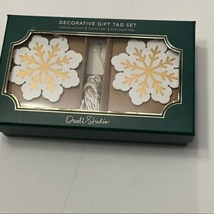 Gold and White Snowflake Gift Tag Set